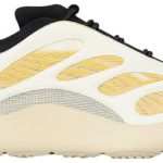 Yeezy 700 V3 'Safflower' G54853