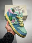 Verdy X Nike SB Dunk Low Visty FN6040-400