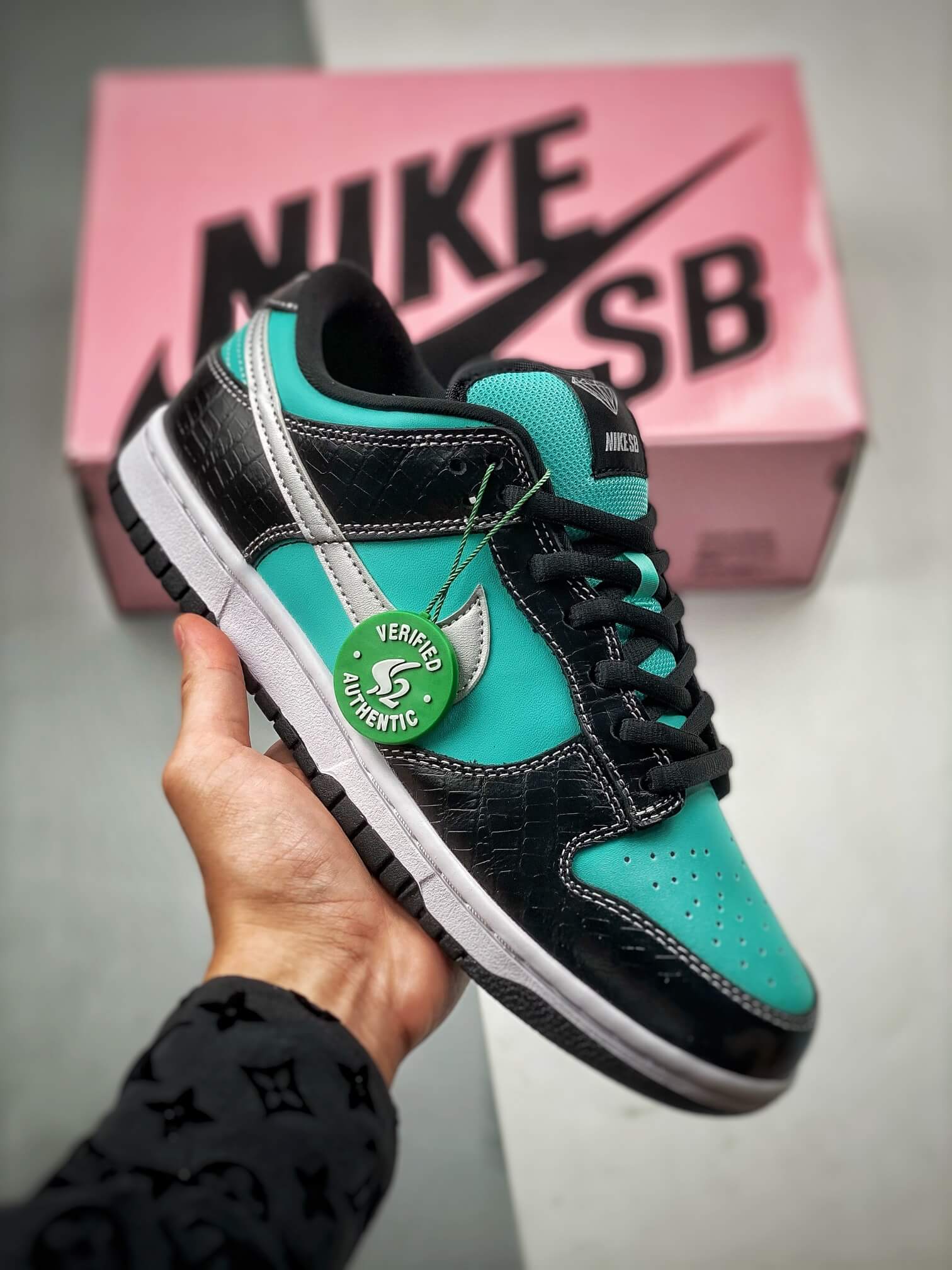 Diamond Supply Co. x Dunk Low Pro SB 'Tiffany' 304292-402