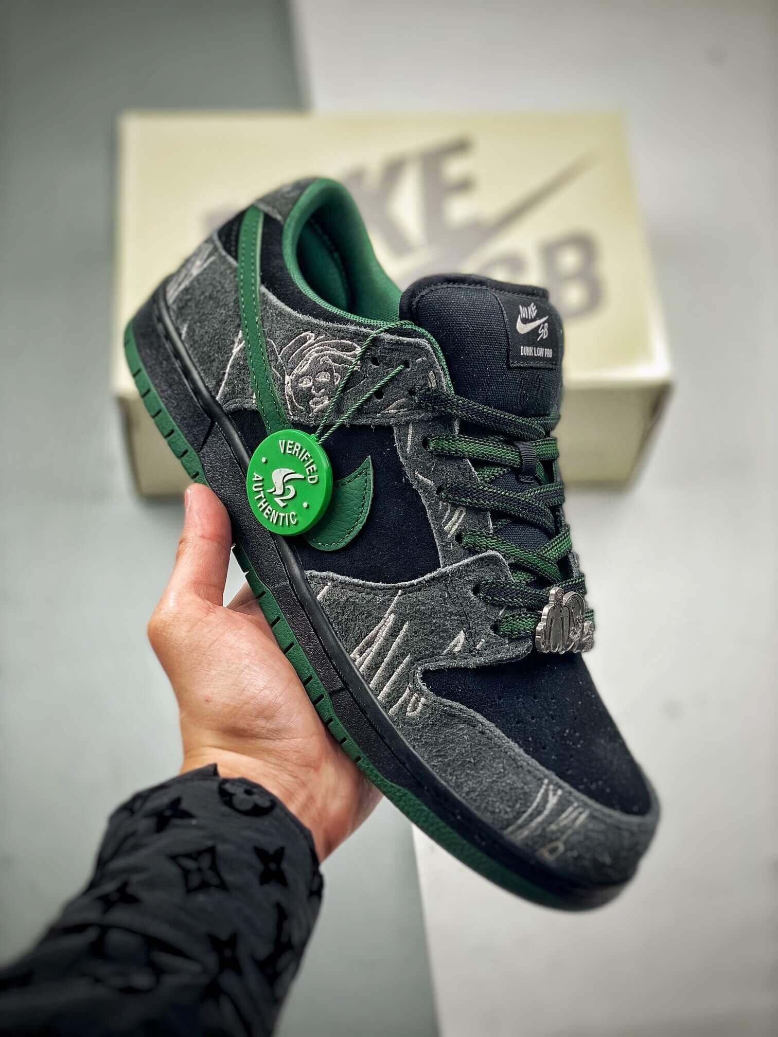SB Dunk Low x There Skateboards HF7743-001