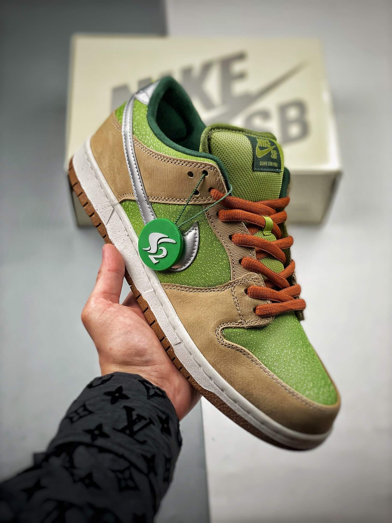 Dunk Low Pro SB 'Escargot' FQ7585-200
