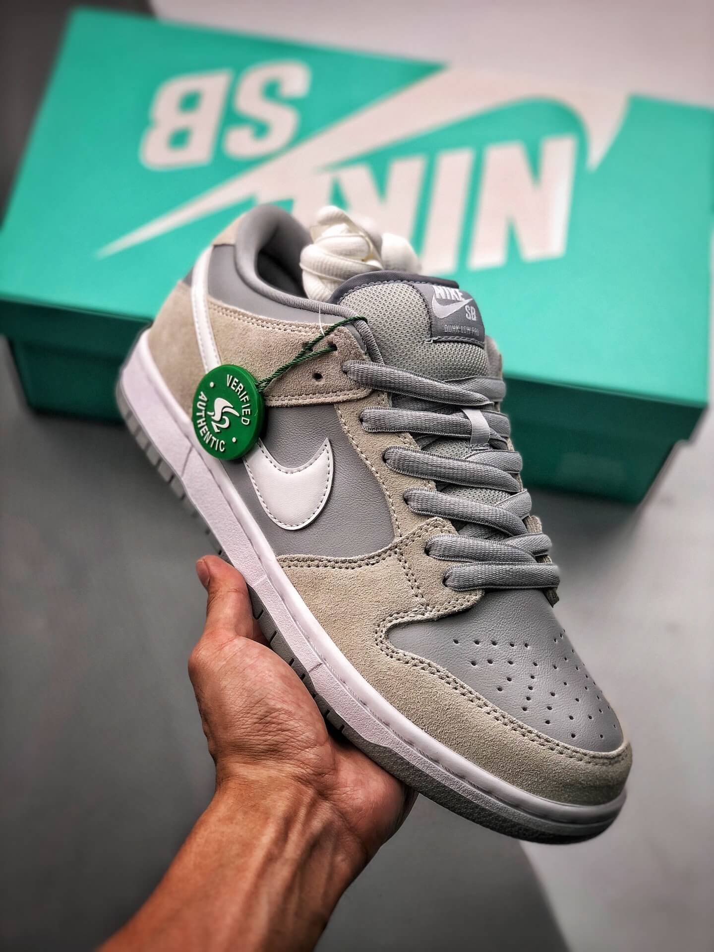 Dunk Low SB 'Summit White' AR0778-110